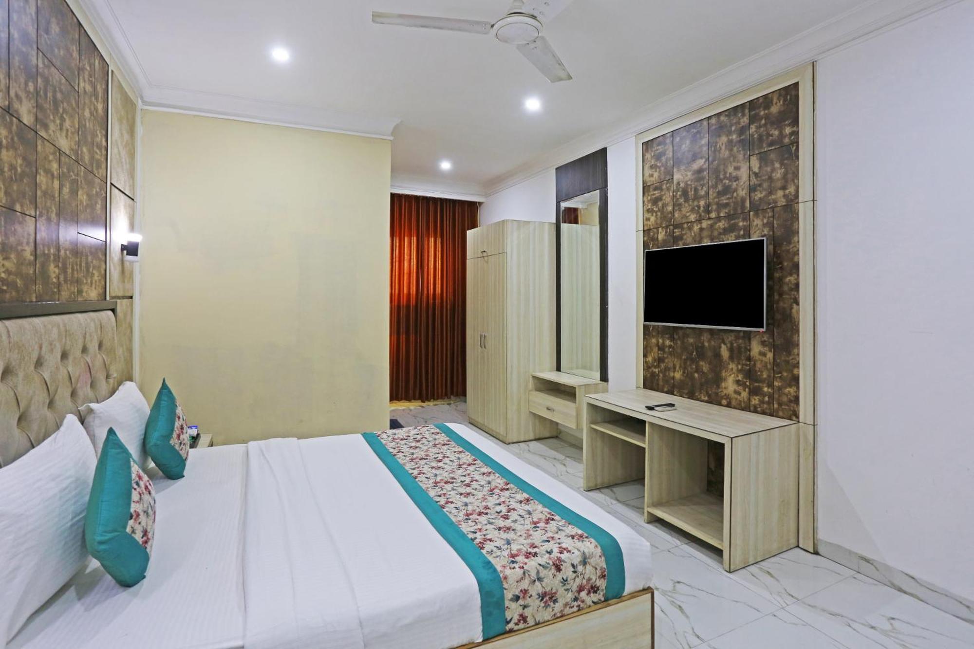 Hotel Almora Sky Near By Delhi International Airport With - Free Airport Pickup And Drop New Delhi Exterior photo
